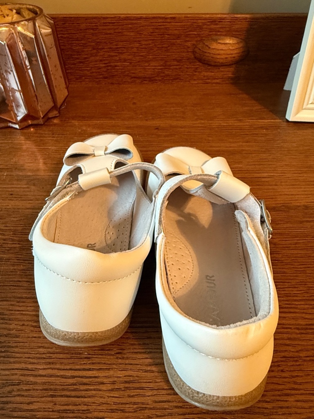 L'Amour Cream Girls' Mary Jane Dress Shoes with Bow - Picture 3 of 4